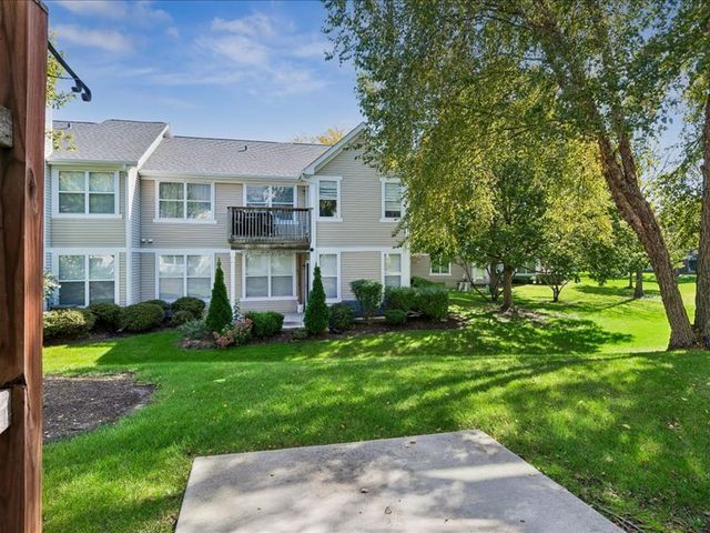 980 Sheridan Circle 980, Naperville, IL 60563