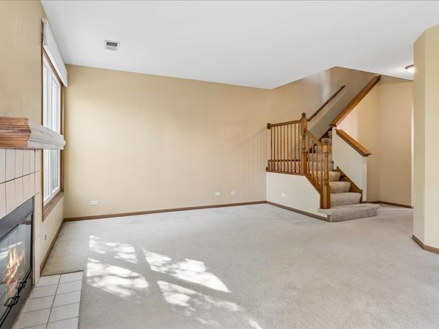 980 Sheridan Circle 980, Naperville, IL 60563
