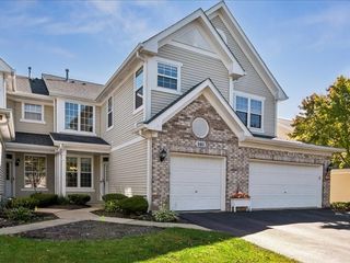 980 Sheridan Circle 980, Naperville, IL 60563