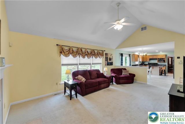 835 Rebecca Lane, Upper Macungie Twp, PA 18069