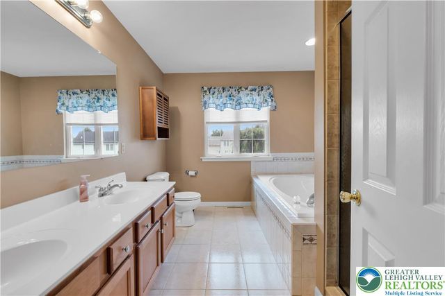 835 Rebecca Lane, Upper Macungie Twp, PA 18069
