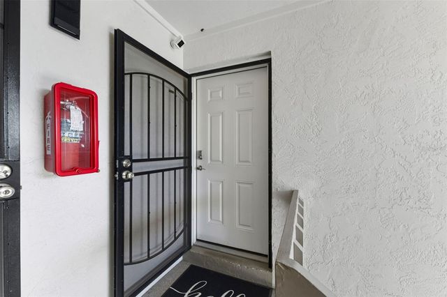 8806 BAY POINTE DRIVE 206, Tampa, FL 33615