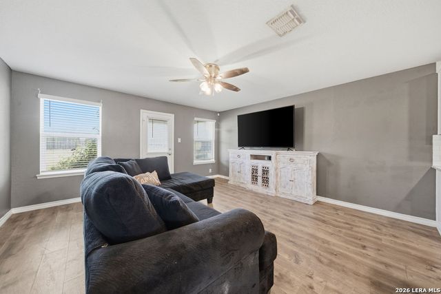 4014 FORT PALMER BLVD, St Hedwig, TX 78152