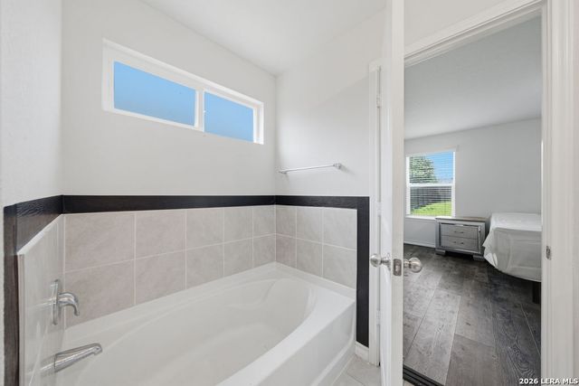 4014 FORT PALMER BLVD, St Hedwig, TX 78152