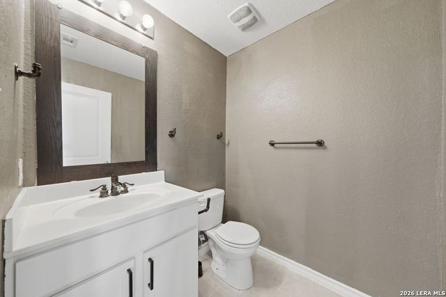 4014 FORT PALMER BLVD, St Hedwig, TX 78152