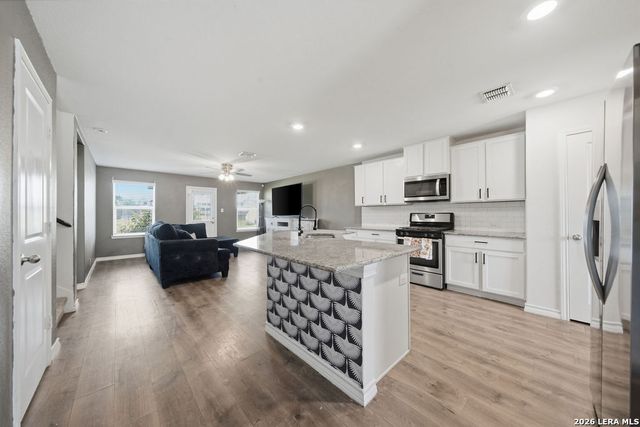 4014 FORT PALMER BLVD, St Hedwig, TX 78152