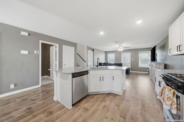 4014 FORT PALMER BLVD, St Hedwig, TX 78152