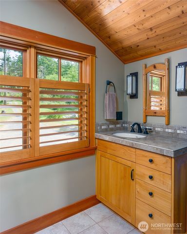 481 Grimes Riker Lane, Lopez Island, WA 98261