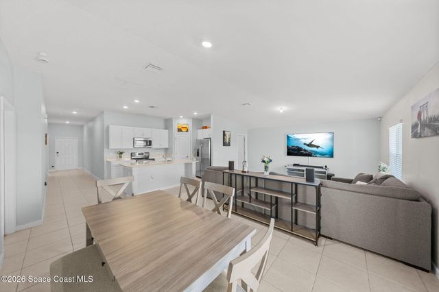 826 Dockside Drive SW, Palm Bay, FL 32908