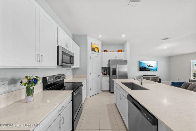 826 Dockside Drive SW, Palm Bay, FL 32908