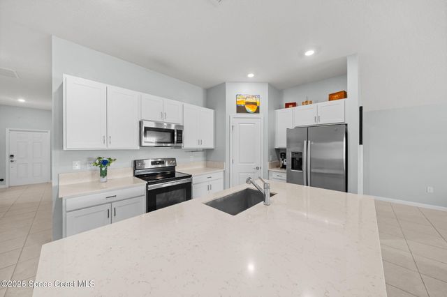 826 Dockside Drive SW, Palm Bay, FL 32908