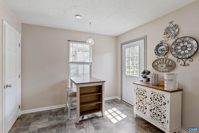 22 SINGING PINES LN, Staunton, VA 24401