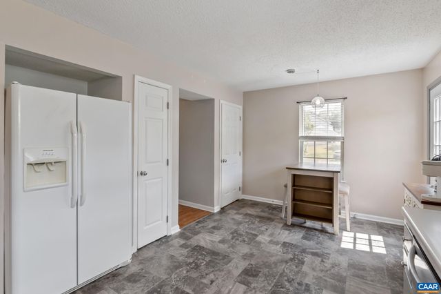 22 SINGING PINES LN, Staunton, VA 24401