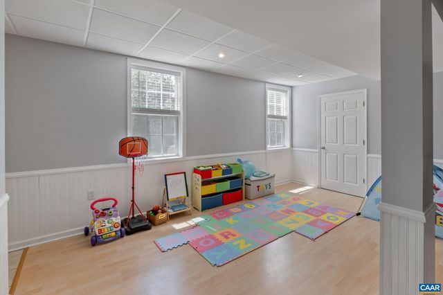 22 SINGING PINES LN, Staunton, VA 24401