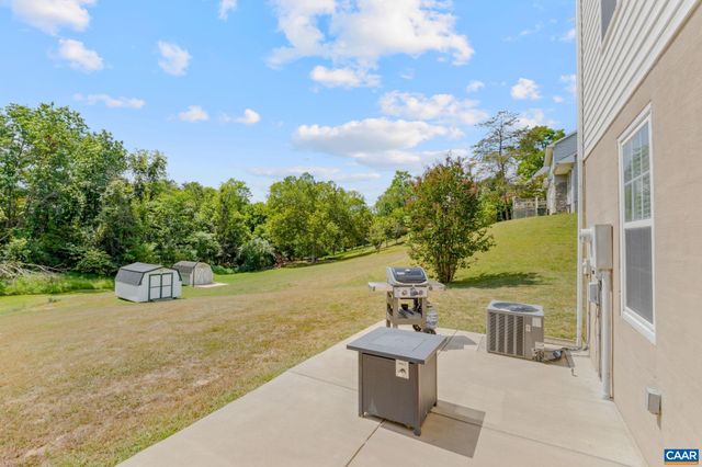 22 SINGING PINES LN, Staunton, VA 24401