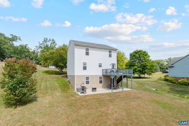 22 SINGING PINES LN, Staunton, VA 24401