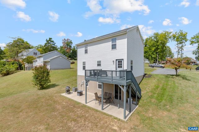 22 SINGING PINES LN, Staunton, VA 24401