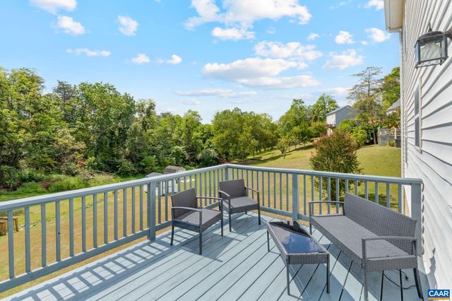 22 SINGING PINES LN, Staunton, VA 24401