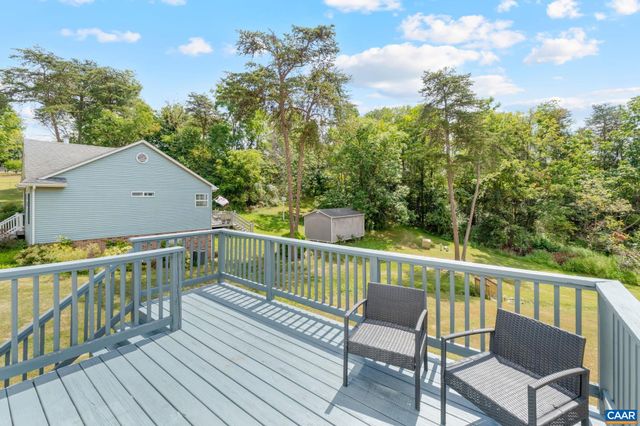 22 SINGING PINES LN, Staunton, VA 24401