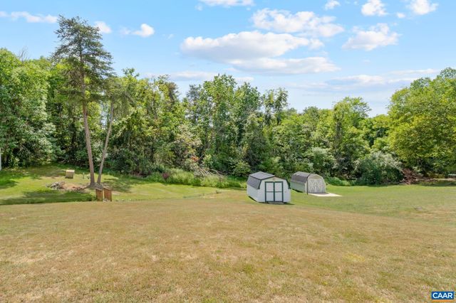 22 SINGING PINES LN, Staunton, VA 24401