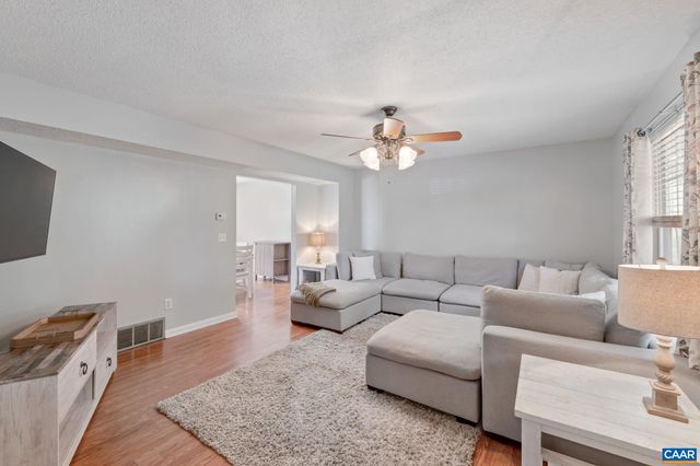 22 SINGING PINES LN, Staunton, VA 24401