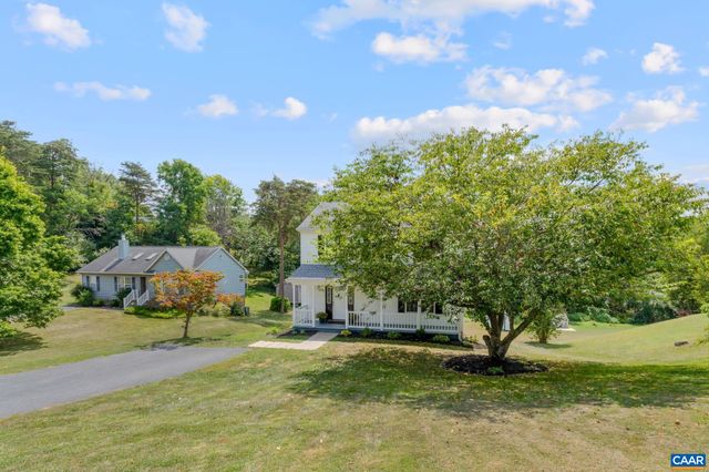 22 SINGING PINES LN, Staunton, VA 24401