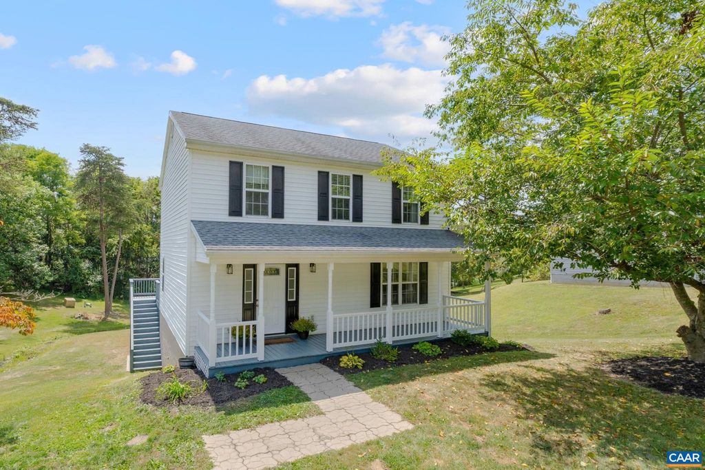 22 SINGING PINES LN, Staunton, VA 24401