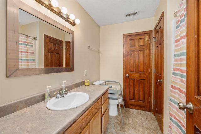 7929 Crosshill Court, Fort Wayne, IN 46825