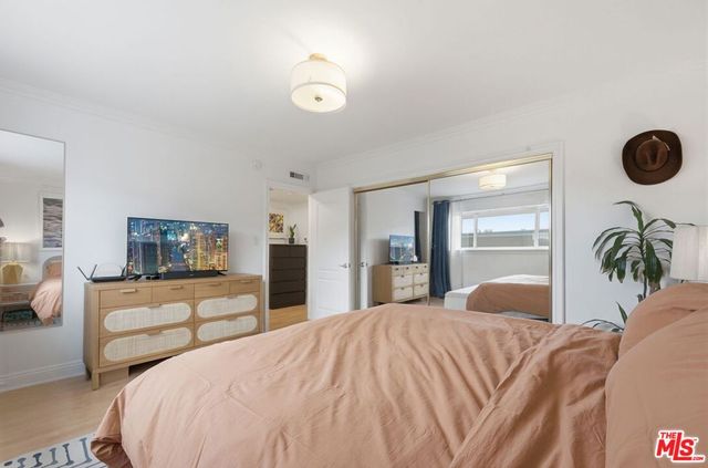 11718 Darlington Avenue 7, Los Angeles, CA 90049