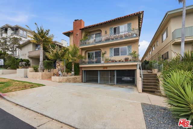 11718 Darlington Avenue 7, Los Angeles, CA 90049