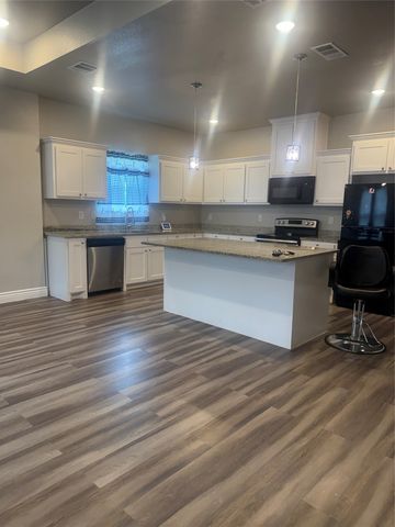 3605 College Street, Greenville, TX 75401