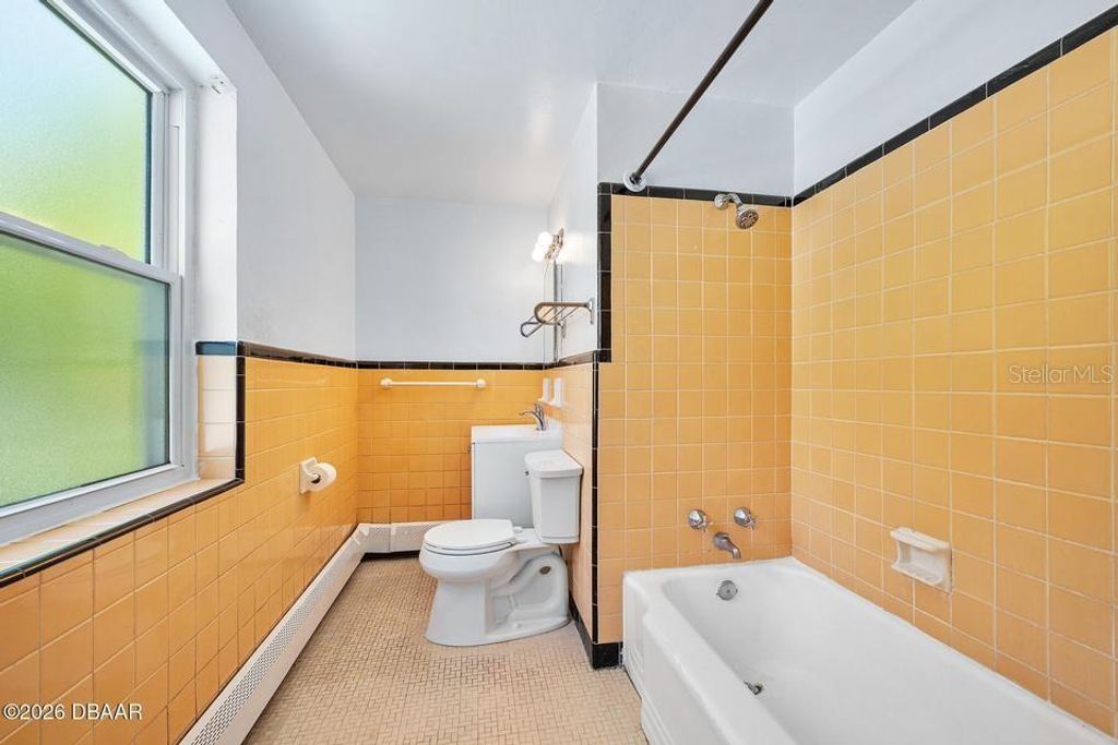 Image 18 of property listing at 500 S BEACH STREET H2, Daytona Beach, FL 32114
