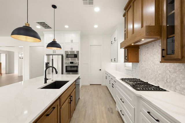 6305 NW 153rd Street, Edmond, OK 73013