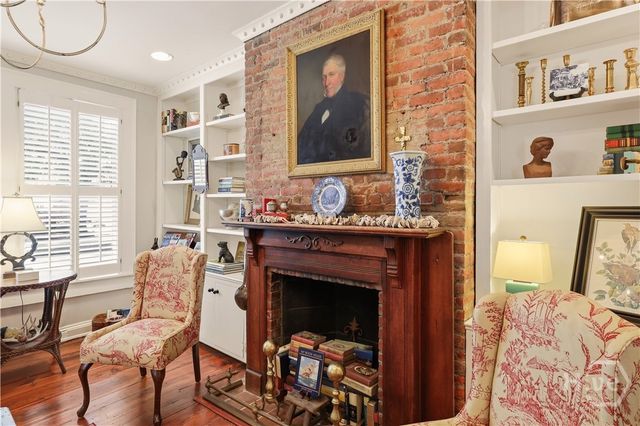 111 E Broad Street, Savannah, GA 31401