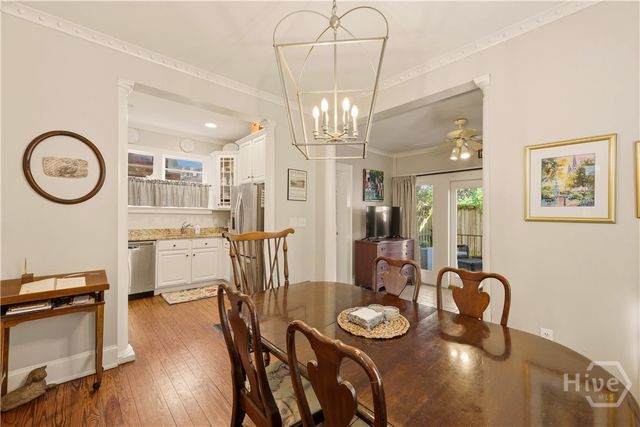 111 E Broad Street, Savannah, GA 31401