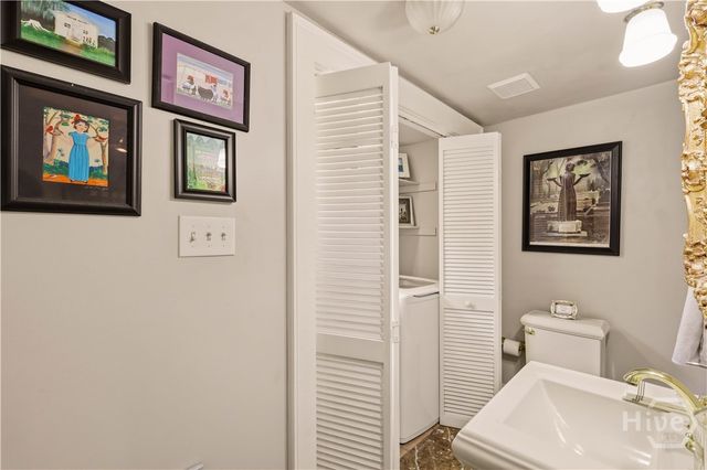 111 E Broad Street, Savannah, GA 31401