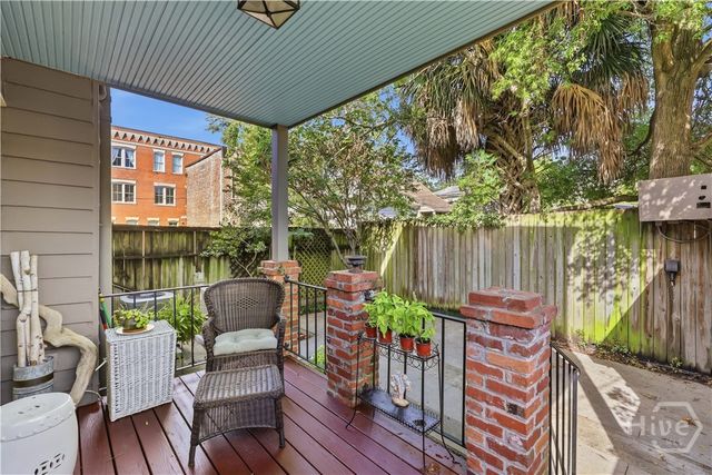 111 E Broad Street, Savannah, GA 31401
