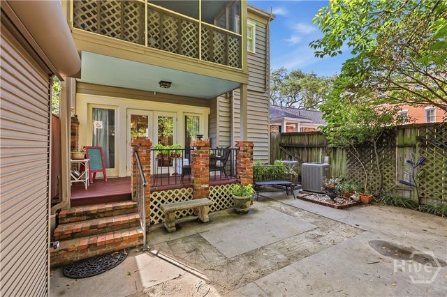 111 E Broad Street, Savannah, GA 31401