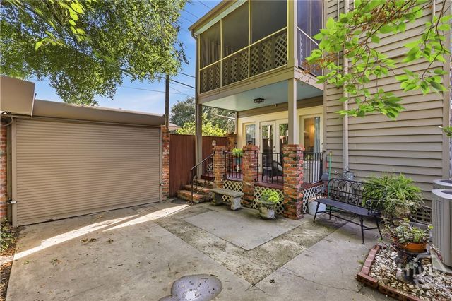 111 E Broad Street, Savannah, GA 31401