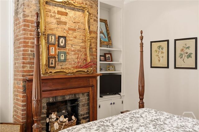 111 E Broad Street, Savannah, GA 31401