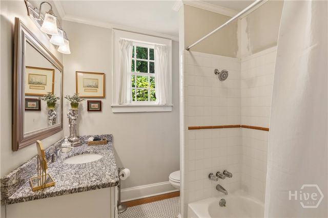 111 E Broad Street, Savannah, GA 31401
