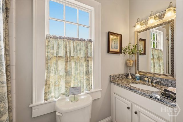 111 E Broad Street, Savannah, GA 31401