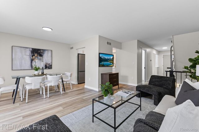 4905 Coventry Street, Royal Oak, MI 48073