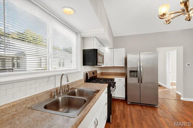 6437 Hancock Avenue, St Louis, MO 63139