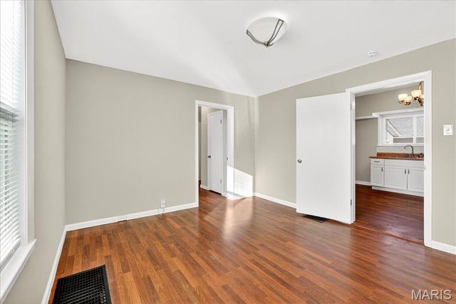 6437 Hancock Avenue, St Louis, MO 63139