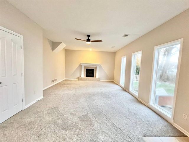 8801 N Kirkwood Avenue, Kansas City, MO 64154