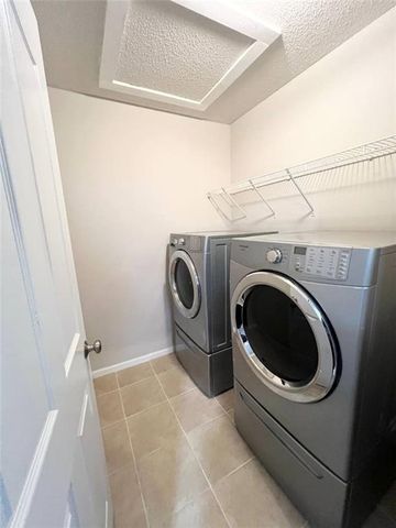 8801 N Kirkwood Avenue, Kansas City, MO 64154