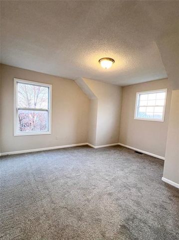 8801 N Kirkwood Avenue, Kansas City, MO 64154