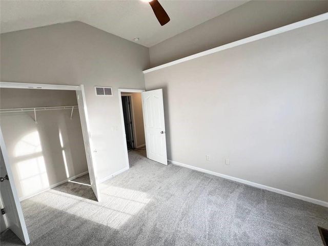 8801 N Kirkwood Avenue, Kansas City, MO 64154