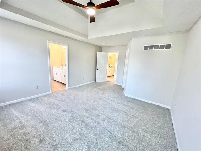 8801 N Kirkwood Avenue, Kansas City, MO 64154